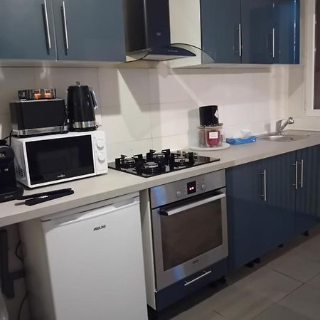 Une Maison En Ville Saint-Denis  Ngoại thất bức ảnh