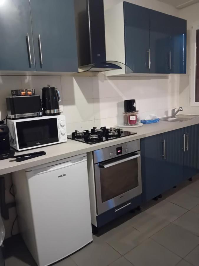 Une Maison En Ville Saint-Denis  Ngoại thất bức ảnh
