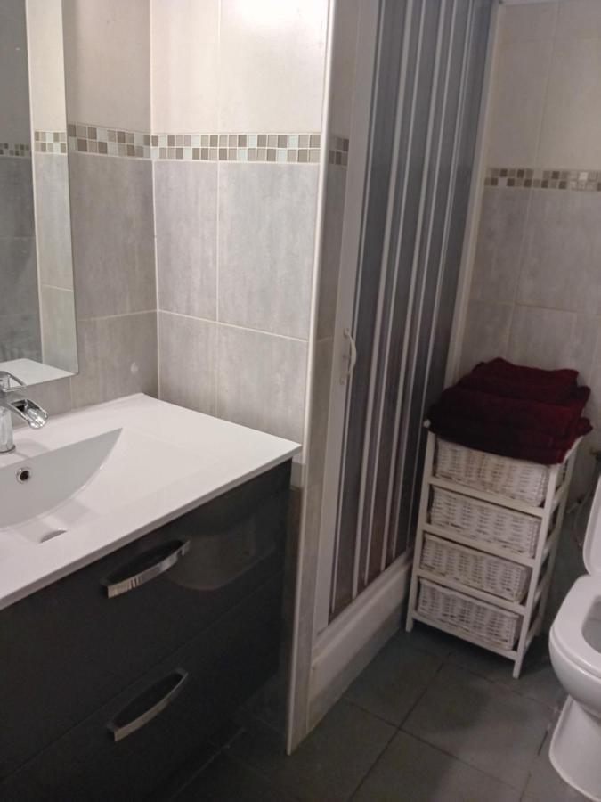 Une Maison En Ville Saint-Denis  Ngoại thất bức ảnh